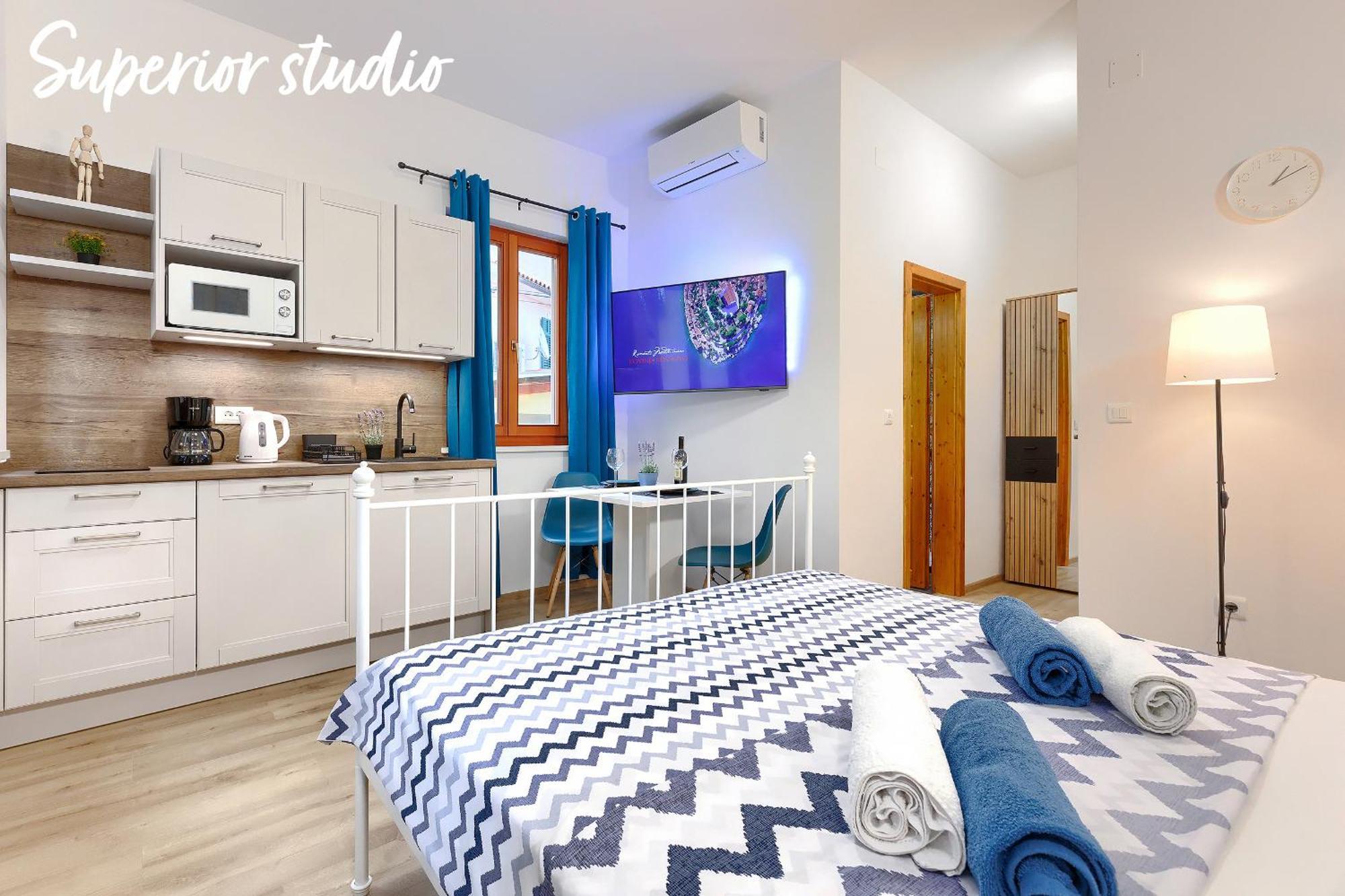 Studios Notte Sul Porto Ровинь Экстерьер фото