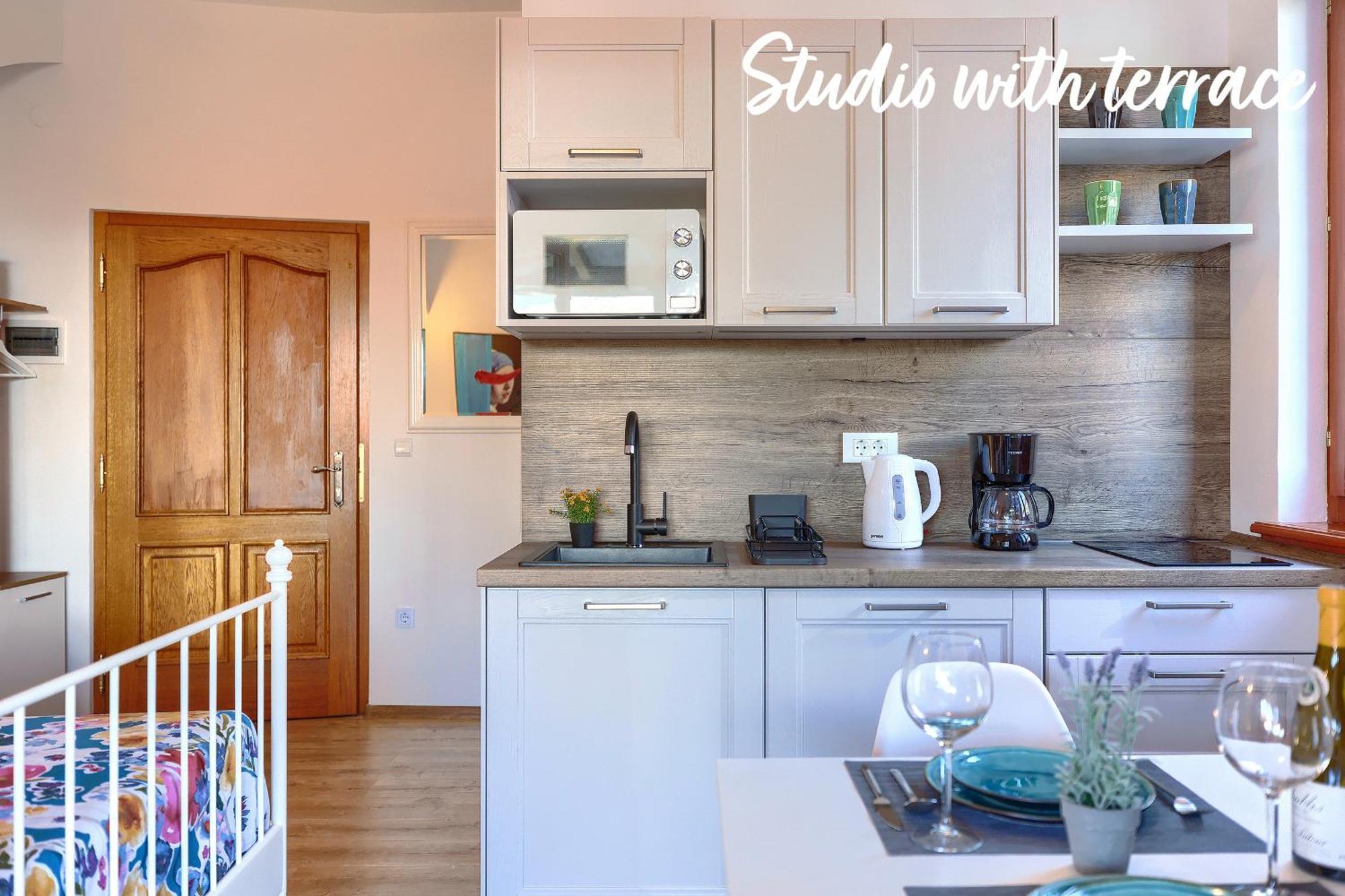 Studios Notte Sul Porto Ровинь Экстерьер фото